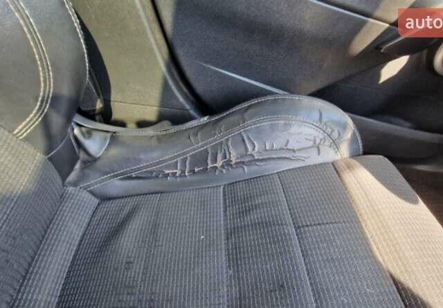 Коричневый Рено Меган, объемом двигателя 1.46 л и пробегом 350 тыс. км за 6000 $, фото 6 на Automoto.ua