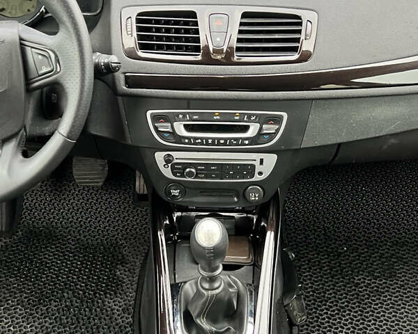 Рено Меган 2013 в Днепре (Днепропетровске) на Automoto.ua Коричневый Рено Меган, объемом двигателя 1.46 л и пробегом 324 тыс. км за 7100 $, фото 15 на Automoto.ua