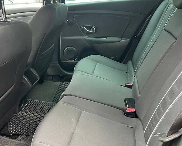 Коричневый Рено Меган, объемом двигателя 1.46 л и пробегом 220 тыс. км за 7600 $, фото 11 на Automoto.ua