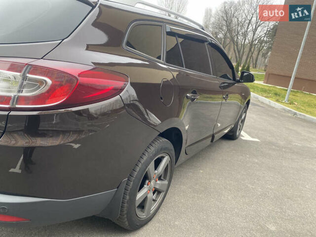Коричневий Рено Меган, об'ємом двигуна 1.5 л та пробігом 267 тис. км за 8300 $, фото 12 на Automoto.ua
