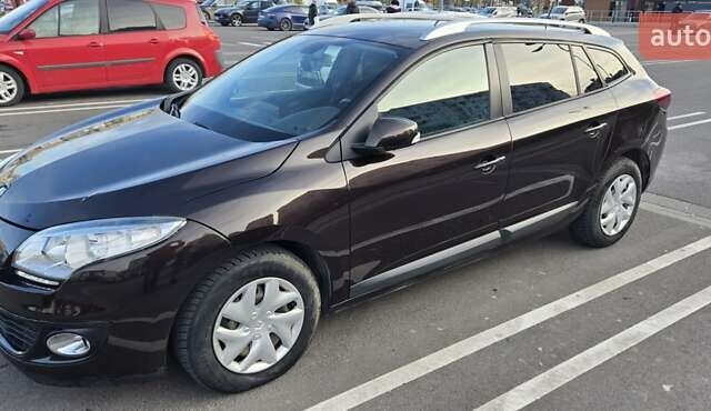 Коричневый Рено Меган, объемом двигателя 1.46 л и пробегом 143 тыс. км за 7500 $, фото 10 на Automoto.ua