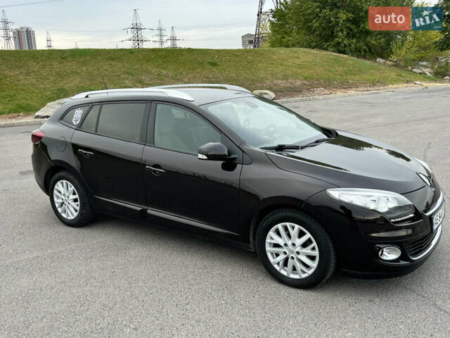 Рено Меган 2013 в Днепре (Днепропетровске) на Automoto.ua Коричневый Рено Меган, объемом двигателя 1.46 л и пробегом 324 тыс. км за 7100 $, фото 2 на Automoto.ua