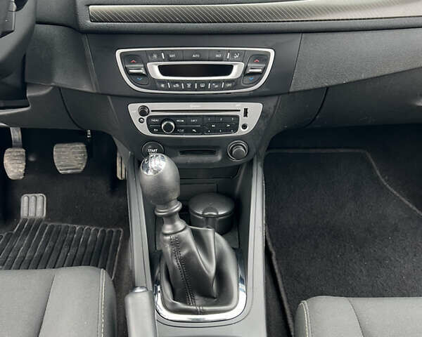 Коричневый Рено Меган, объемом двигателя 1.5 л и пробегом 246 тыс. км за 7450 $, фото 31 на Automoto.ua