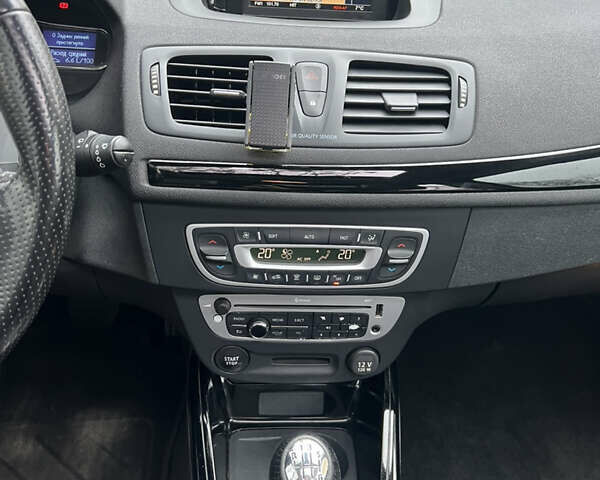 Коричневый Рено Меган, объемом двигателя 1.5 л и пробегом 300 тыс. км за 7100 $, фото 25 на Automoto.ua