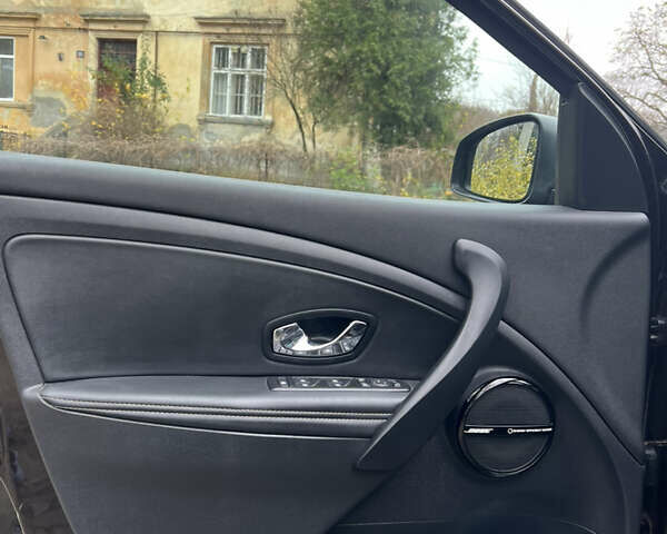 Коричневый Рено Меган, объемом двигателя 1.5 л и пробегом 300 тыс. км за 7100 $, фото 11 на Automoto.ua