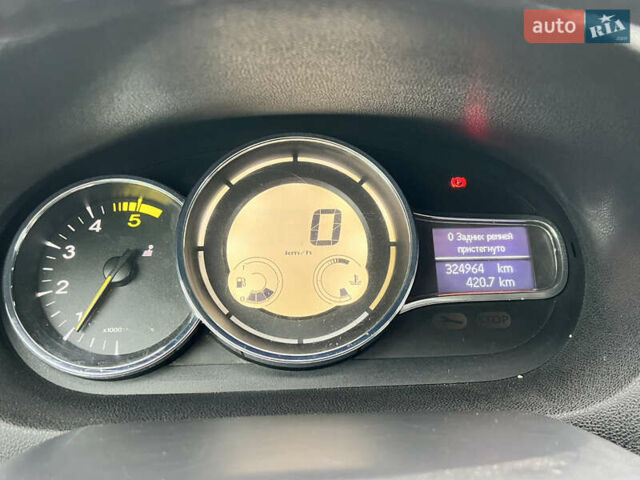 Рено Меган 2013 в Днепре (Днепропетровске) на Automoto.ua Коричневый Рено Меган, объемом двигателя 1.46 л и пробегом 324 тыс. км за 7100 $, фото 21 на Automoto.ua