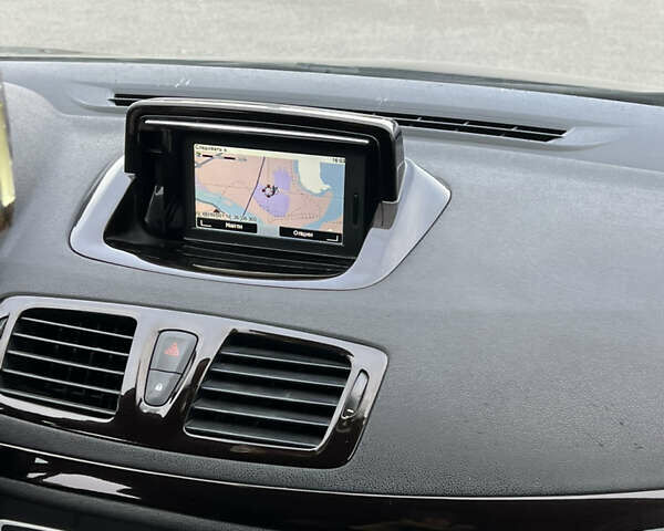 Рено Меган 2013 в Днепре (Днепропетровске) на Automoto.ua Коричневый Рено Меган, объемом двигателя 1.46 л и пробегом 324 тыс. км за 7100 $, фото 16 на Automoto.ua