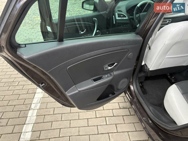 Коричневый Рено Меган, объемом двигателя 1.5 л и пробегом 197 тыс. км за 10550 $, фото 16 на Automoto.ua