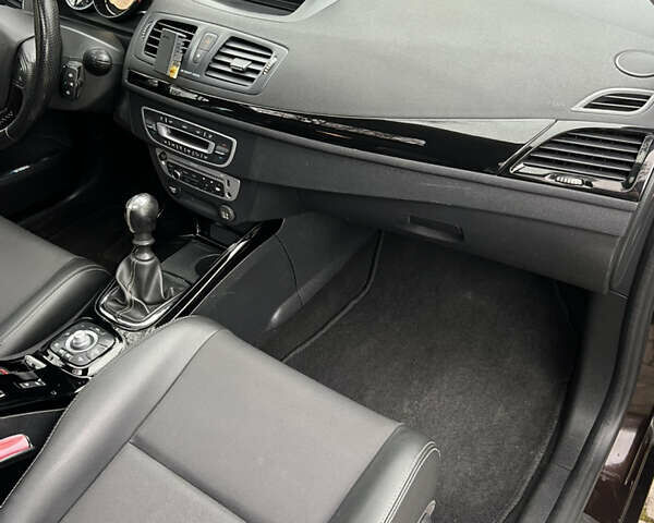 Коричневый Рено Меган, объемом двигателя 1.5 л и пробегом 300 тыс. км за 7100 $, фото 21 на Automoto.ua