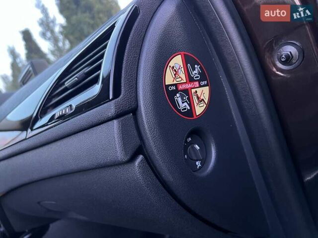 Коричневый Рено Меган, объемом двигателя 1.46 л и пробегом 223 тыс. км за 8999 $, фото 132 на Automoto.ua