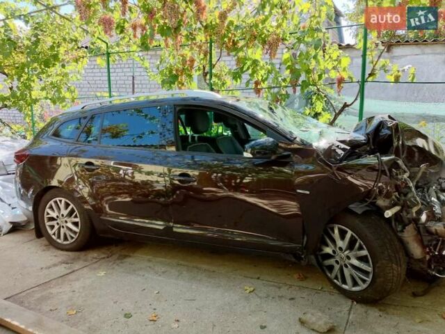 Рено Меган 2013 в Николаеве на Automoto.ua Коричневый Рено Меган, объемом двигателя 1.46 л и пробегом 304 тыс. км за 4500 $, фото 7 на Automoto.ua