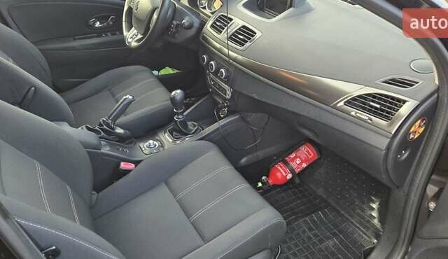 Коричневый Рено Меган, объемом двигателя 1.46 л и пробегом 143 тыс. км за 7500 $, фото 21 на Automoto.ua