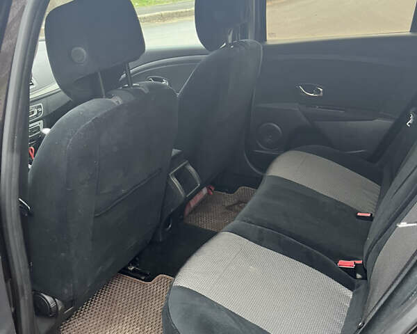 Коричневый Рено Меган, объемом двигателя 1.5 л и пробегом 250 тыс. км за 8150 $, фото 9 на Automoto.ua