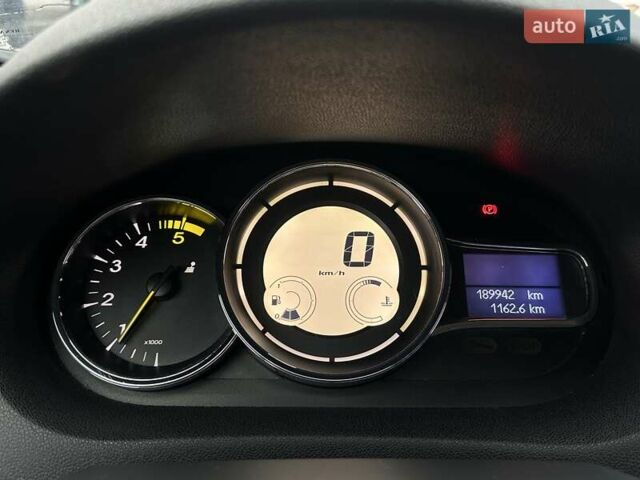 Коричневый Рено Меган, объемом двигателя 1.6 л и пробегом 189 тыс. км за 9200 $, фото 16 на Automoto.ua