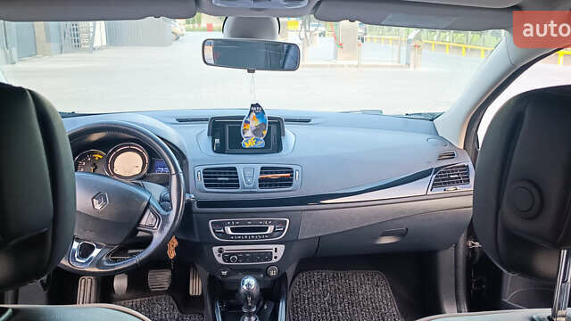 Коричневый Рено Меган, объемом двигателя 1.5 л и пробегом 210 тыс. км за 8800 $, фото 4 на Automoto.ua
