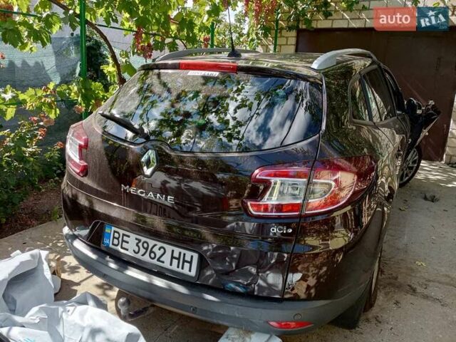 Рено Меган 2013 в Николаеве на Automoto.ua Коричневый Рено Меган, объемом двигателя 1.46 л и пробегом 304 тыс. км за 4500 $, фото 2 на Automoto.ua