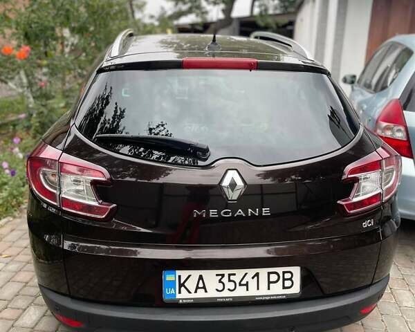 Коричневый Рено Меган, объемом двигателя 1.46 л и пробегом 220 тыс. км за 7600 $, фото 2 на Automoto.ua