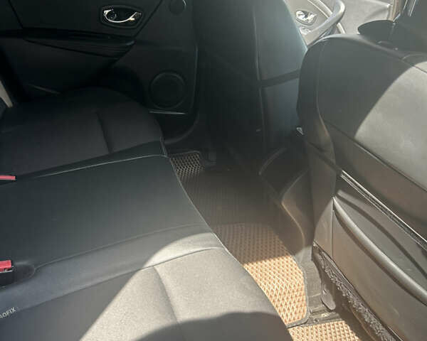 Коричневый Рено Меган, объемом двигателя 1.46 л и пробегом 295 тыс. км за 8300 $, фото 9 на Automoto.ua