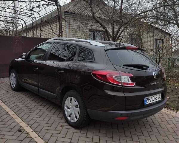 Коричневый Рено Меган, объемом двигателя 1.46 л и пробегом 143 тыс. км за 7500 $, фото 3 на Automoto.ua