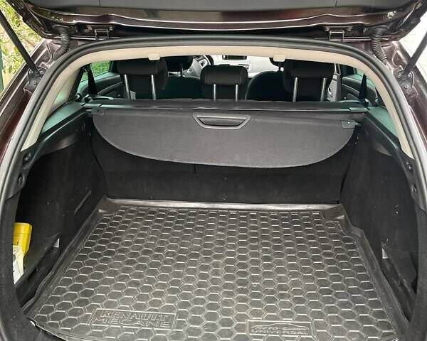 Коричневый Рено Меган, объемом двигателя 1.46 л и пробегом 220 тыс. км за 7600 $, фото 9 на Automoto.ua