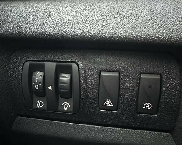 Коричневый Рено Меган, объемом двигателя 1.6 л и пробегом 189 тыс. км за 9200 $, фото 13 на Automoto.ua