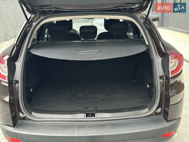 Коричневый Рено Меган, объемом двигателя 0 л и пробегом 170 тыс. км за 10800 $, фото 11 на Automoto.ua