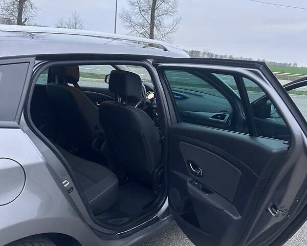 Коричневий Рено Меган, об'ємом двигуна 0 л та пробігом 235 тис. км за 8800 $, фото 4 на Automoto.ua