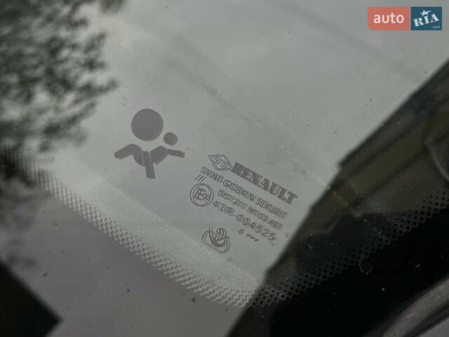 Коричневый Рено Меган, объемом двигателя 1.5 л и пробегом 230 тыс. км за 7900 $, фото 18 на Automoto.ua