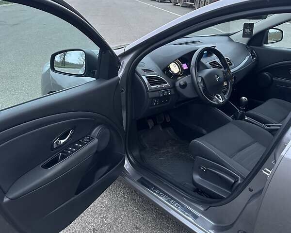 Коричневий Рено Меган, об'ємом двигуна 0 л та пробігом 235 тис. км за 8800 $, фото 38 на Automoto.ua