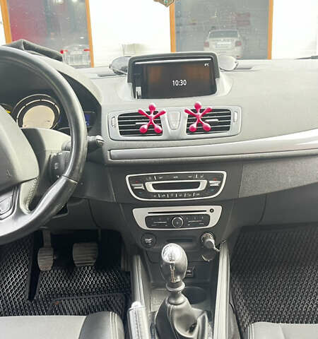 Коричневий Рено Меган, об'ємом двигуна 1.5 л та пробігом 223 тис. км за 9500 $, фото 6 на Automoto.ua