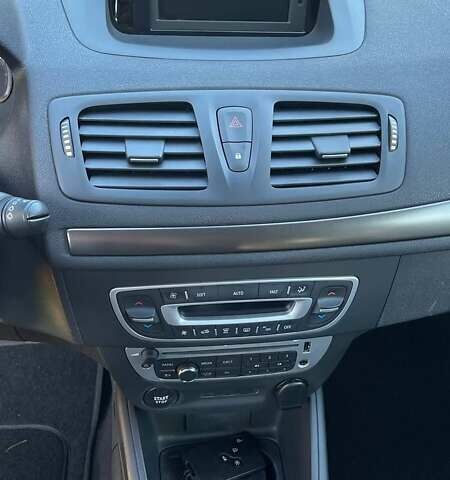 Коричневый Рено Меган, объемом двигателя 1.5 л и пробегом 202 тыс. км за 9400 $, фото 6 на Automoto.ua