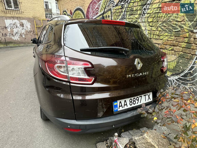 Коричневый Рено Меган, объемом двигателя 1.5 л и пробегом 230 тыс. км за 7900 $, фото 2 на Automoto.ua