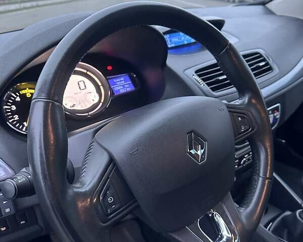 Коричневий Рено Меган, об'ємом двигуна 0 л та пробігом 235 тис. км за 8800 $, фото 11 на Automoto.ua