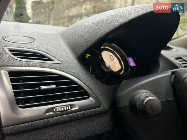 Коричневый Рено Меган, объемом двигателя 1.5 л и пробегом 230 тыс. км за 7900 $, фото 36 на Automoto.ua