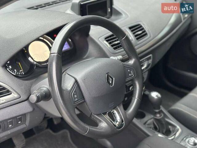 Коричневый Рено Меган, объемом двигателя 0 л и пробегом 170 тыс. км за 10800 $, фото 21 на Automoto.ua