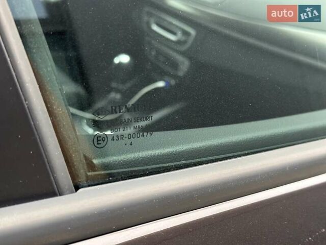 Коричневый Рено Меган, объемом двигателя 0 л и пробегом 170 тыс. км за 10800 $, фото 45 на Automoto.ua