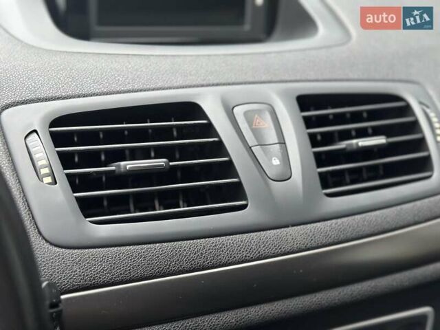 Коричневый Рено Меган, объемом двигателя 0 л и пробегом 170 тыс. км за 10800 $, фото 18 на Automoto.ua