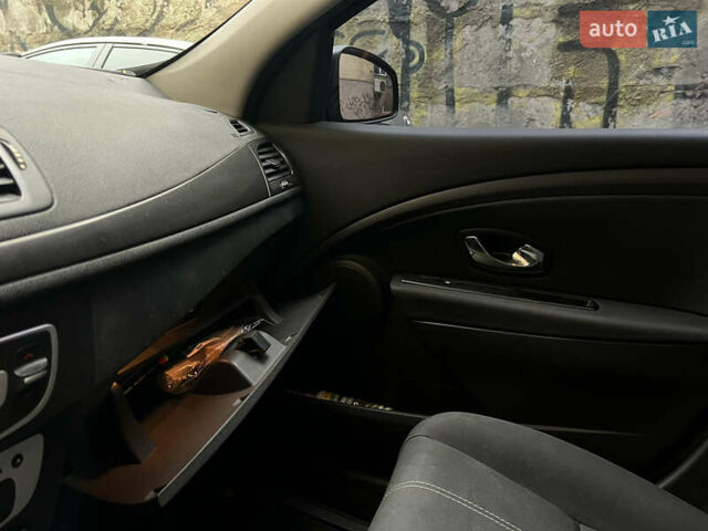 Коричневый Рено Меган, объемом двигателя 1.5 л и пробегом 230 тыс. км за 7900 $, фото 28 на Automoto.ua