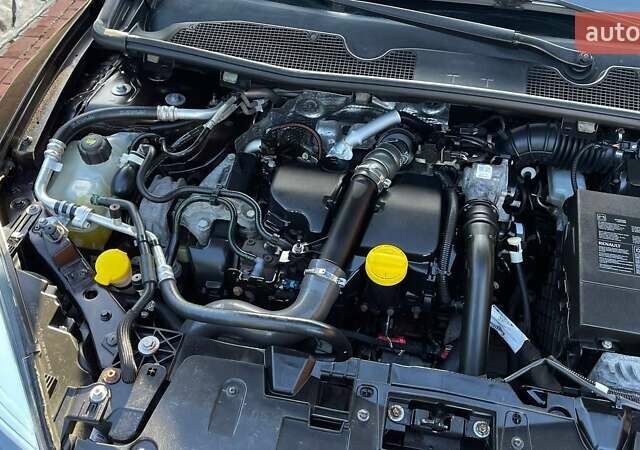 Коричневый Рено Меган, объемом двигателя 1.5 л и пробегом 202 тыс. км за 9400 $, фото 25 на Automoto.ua