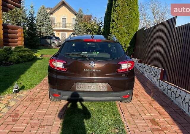 Коричневый Рено Меган, объемом двигателя 1.5 л и пробегом 202 тыс. км за 9400 $, фото 4 на Automoto.ua