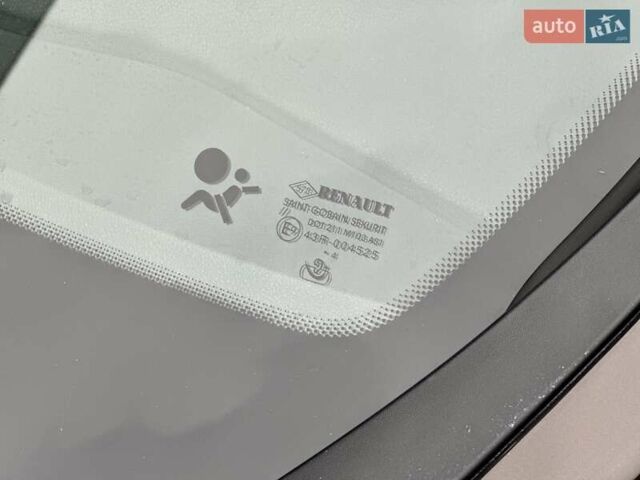 Коричневый Рено Меган, объемом двигателя 0 л и пробегом 170 тыс. км за 10800 $, фото 31 на Automoto.ua