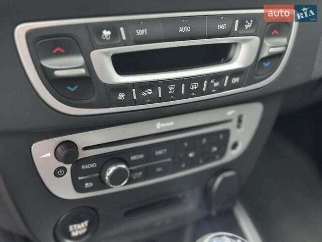 Коричневый Рено Меган, объемом двигателя 0 л и пробегом 170 тыс. км за 10800 $, фото 17 на Automoto.ua