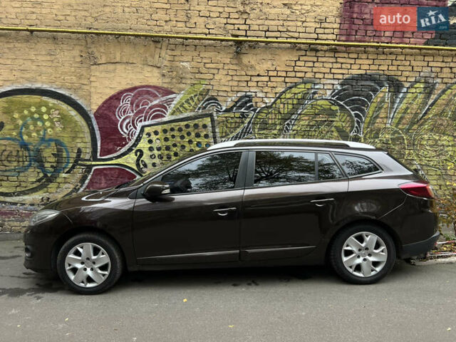 Коричневый Рено Меган, объемом двигателя 1.5 л и пробегом 230 тыс. км за 7900 $, фото 4 на Automoto.ua