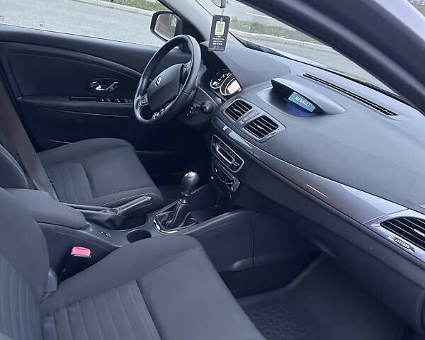 Коричневий Рено Меган, об'ємом двигуна 0 л та пробігом 235 тис. км за 8800 $, фото 39 на Automoto.ua