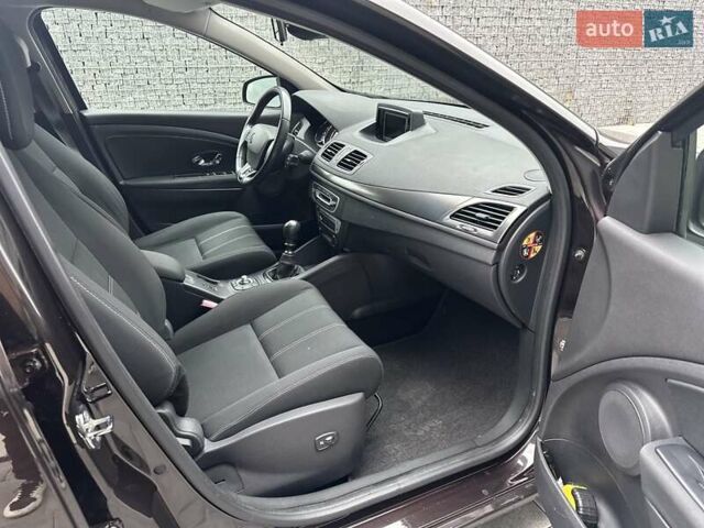 Коричневый Рено Меган, объемом двигателя 0 л и пробегом 170 тыс. км за 10800 $, фото 6 на Automoto.ua