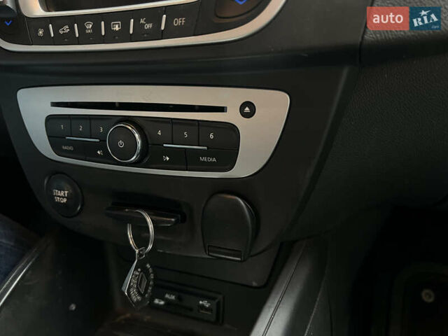 Коричневый Рено Меган, объемом двигателя 1.5 л и пробегом 230 тыс. км за 7900 $, фото 33 на Automoto.ua