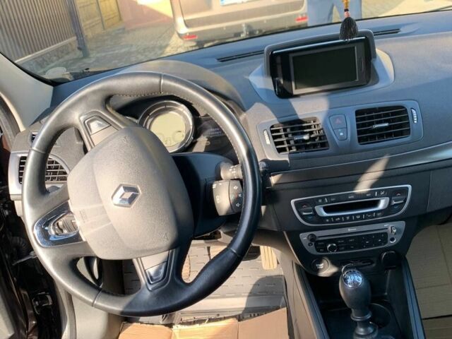 Коричневый Рено Меган, объемом двигателя 1.5 л и пробегом 240 тыс. км за 9100 $, фото 2 на Automoto.ua