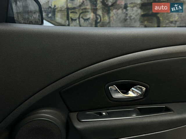 Коричневый Рено Меган, объемом двигателя 1.5 л и пробегом 230 тыс. км за 7900 $, фото 29 на Automoto.ua