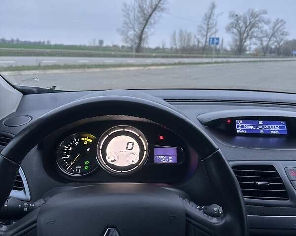 Коричневий Рено Меган, об'ємом двигуна 0 л та пробігом 235 тис. км за 8800 $, фото 19 на Automoto.ua