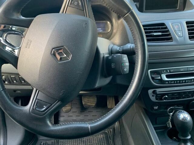 Коричневый Рено Меган, объемом двигателя 1.5 л и пробегом 240 тыс. км за 9100 $, фото 1 на Automoto.ua